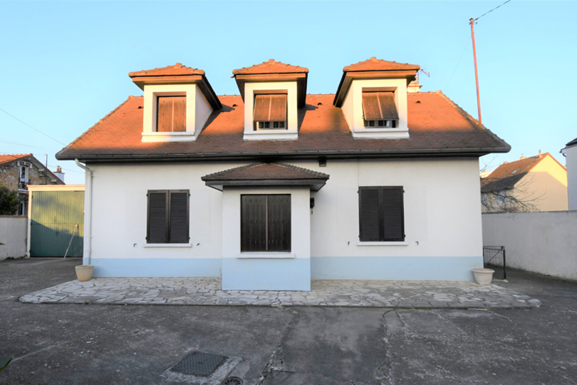 Maison située à Chatou de 134 m²  au sol sur 413m² de terrain