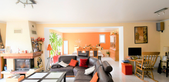 Maison située à CHATOU en lisière du VESINET de 165 m²  hab. et 238 m² au sol sur 511 m² de terrain
